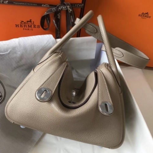 Hermes Lindy 26 Taurillon Clemence Handbag Tourtiere Gray Silver Hardware T Engraved